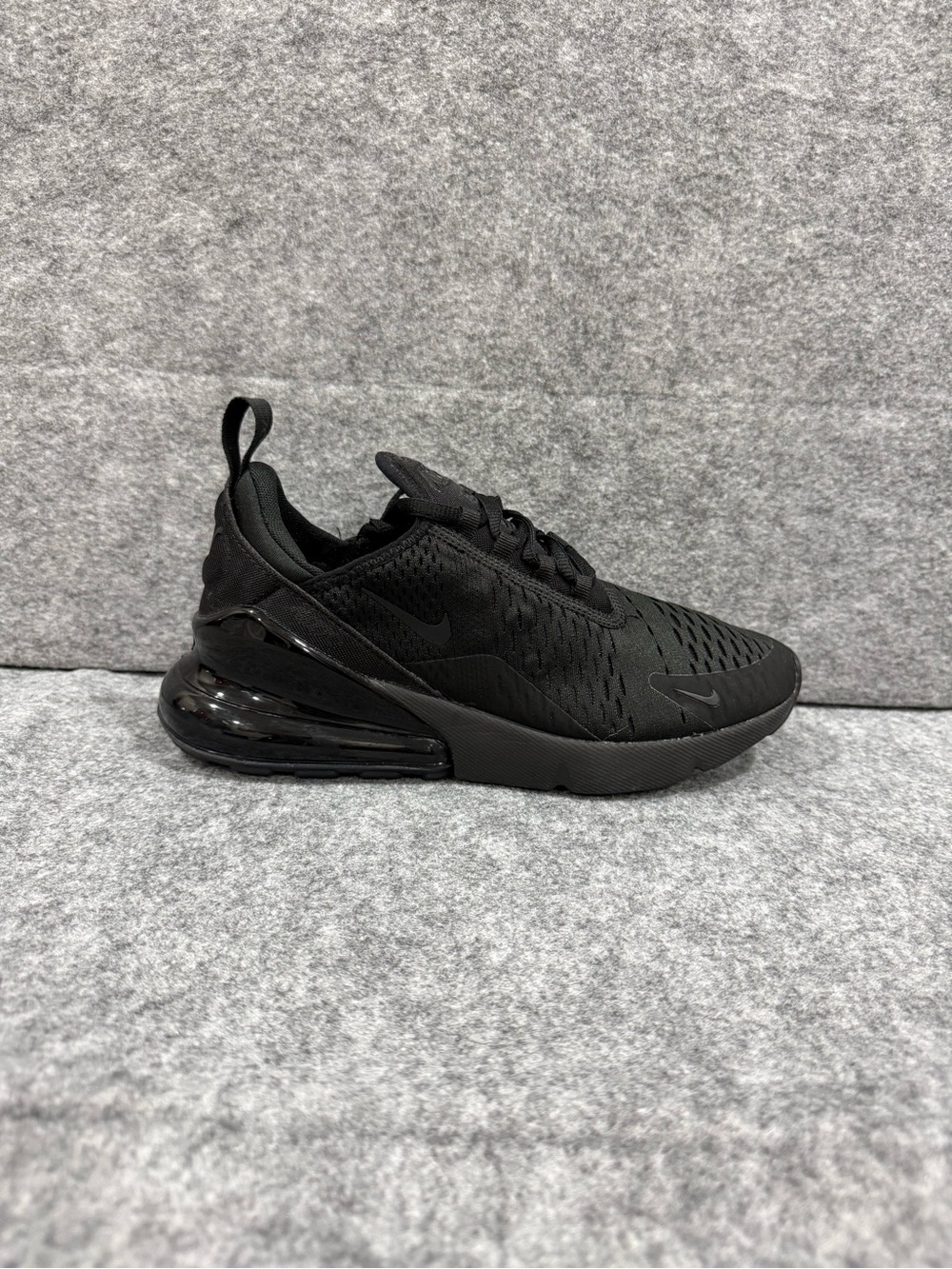 Women's size 7 Air Max 270 Tripe Black - Picture 5 of 8